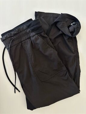 lululemon Black Ribbed print pants